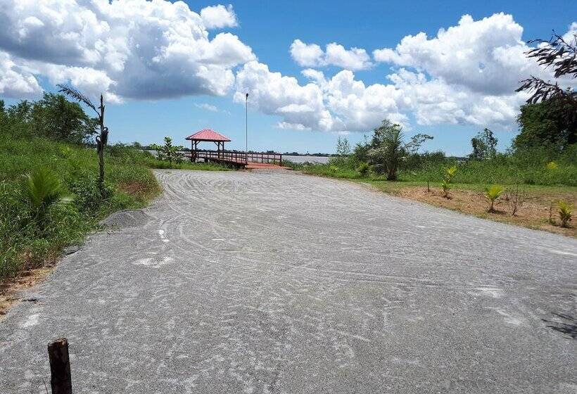 پانسیون Riverside Bungalows Commewijne