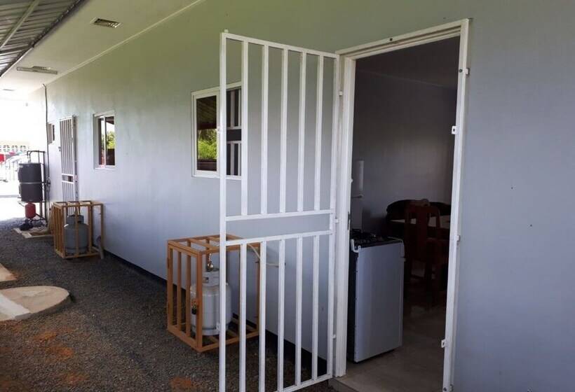 پانسیون Riverside Bungalows Commewijne