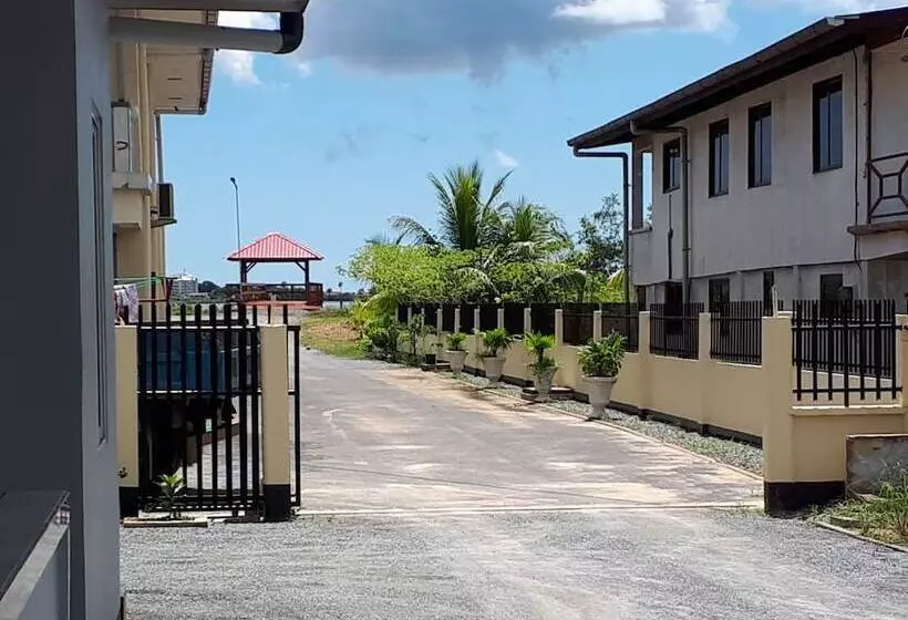 پانسیون Riverside Bungalows Commewijne