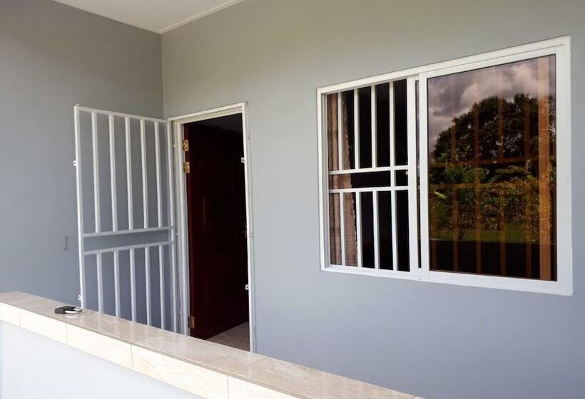 پانسیون Riverside Bungalows Commewijne