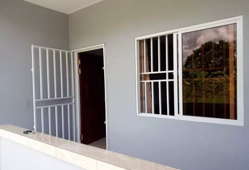 پانسیون Riverside Bungalows Commewijne