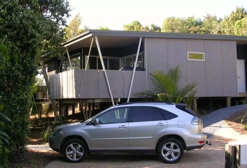 Lomakeskus Golden Bay Holiday Park