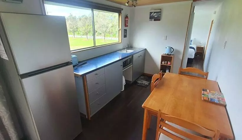 Lomakeskus Golden Bay Holiday Park