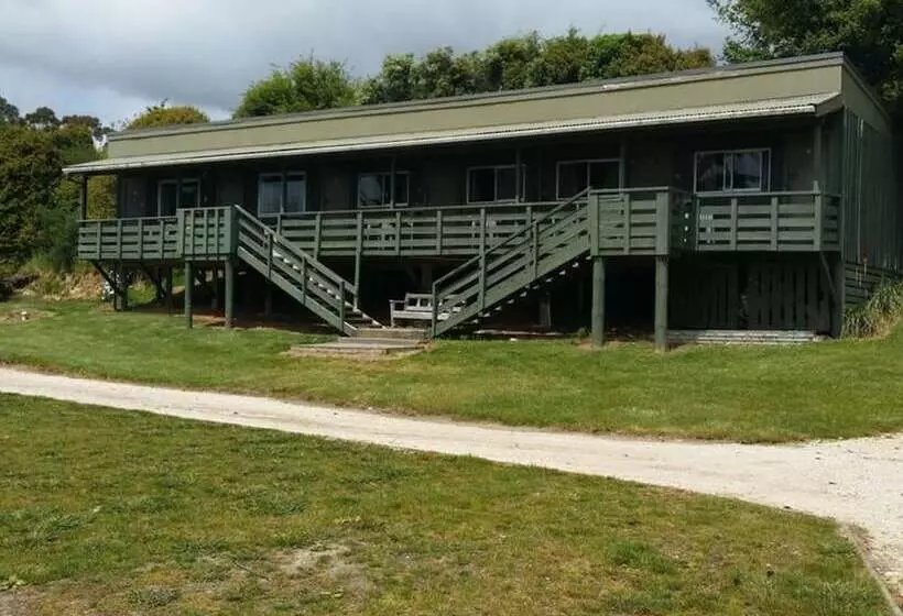 Lomakeskus Golden Bay Holiday Park