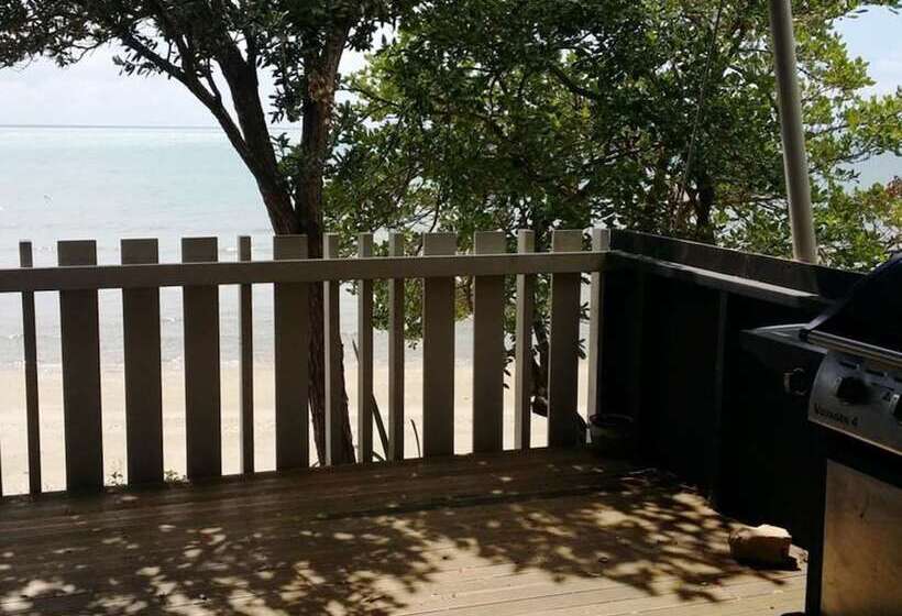 리조트 Golden Bay Holiday Park