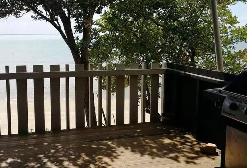 Lomakeskus Golden Bay Holiday Park