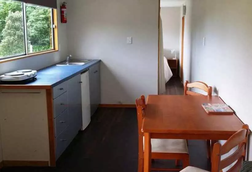 Lomakeskus Golden Bay Holiday Park