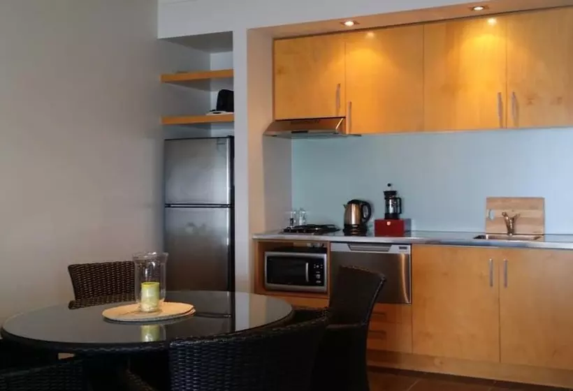 Lomakeskus Golden Bay Holiday Park