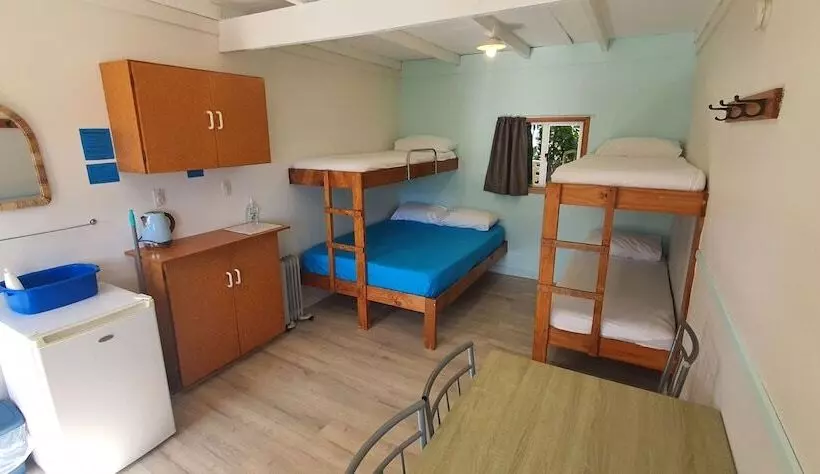 Lomakeskus Golden Bay Holiday Park