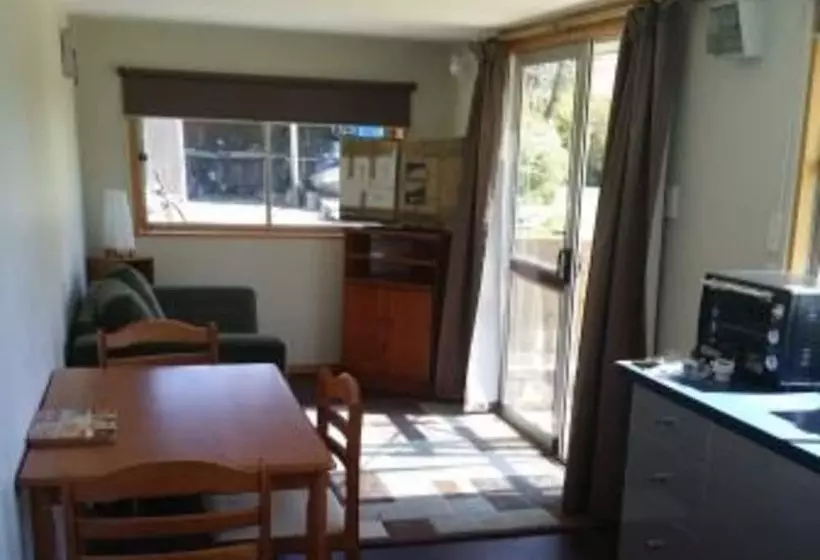 Lomakeskus Golden Bay Holiday Park