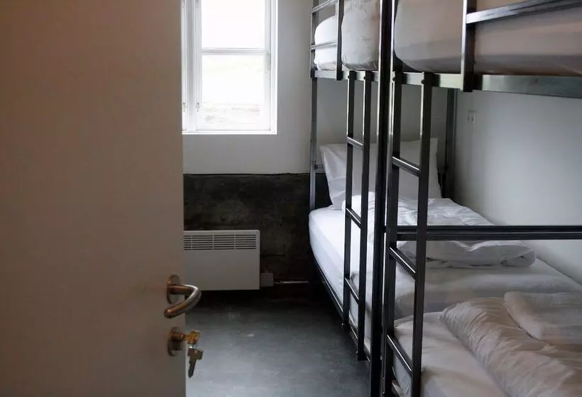 Havarí Hostel