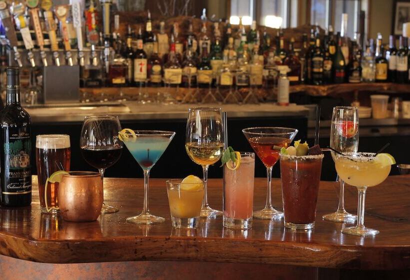 Хостел The Village At Highlands Ranch