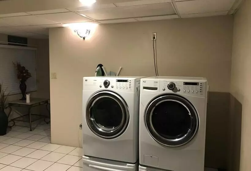 Hotelli Economy Guest Village And Apartments