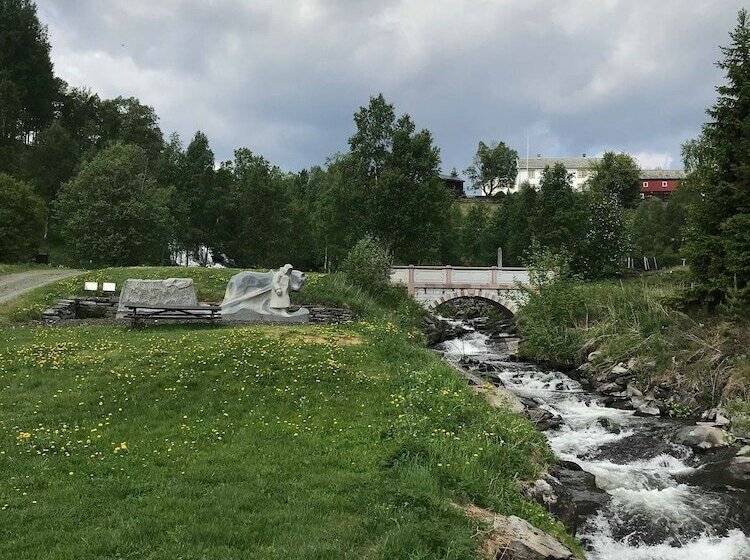 Отель Malmplassen Bed & Breakfast