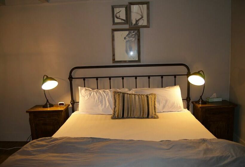 בית מלון כפרי Pendaries Village Lodge