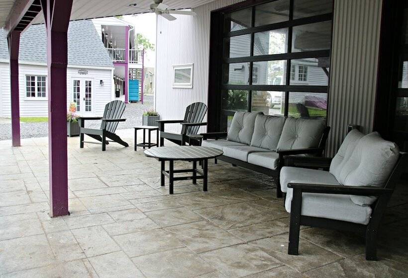 בית מלון כפרי Plum Point Lodge