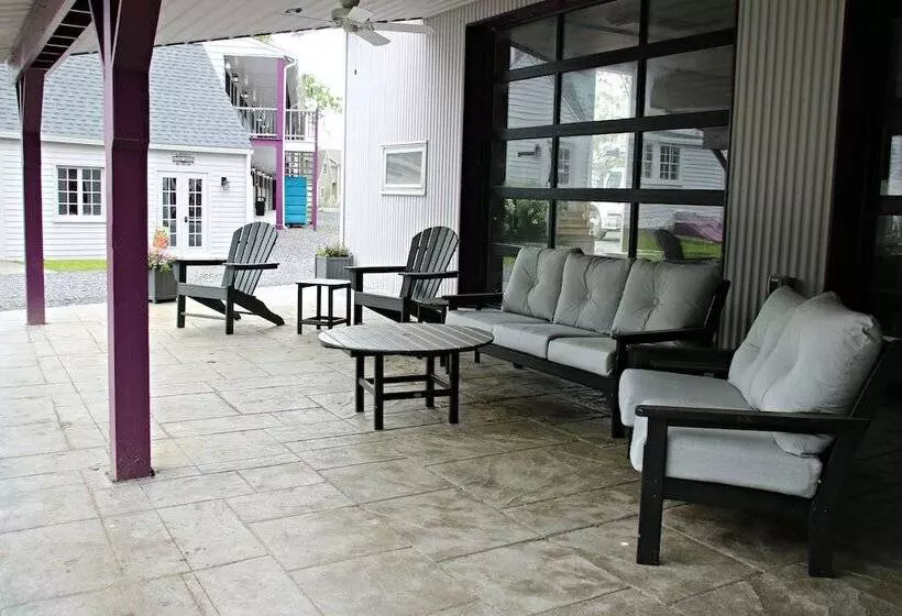 Hotelli Plum Point Lodge