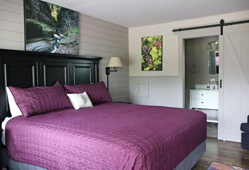 Hotelli Plum Point Lodge