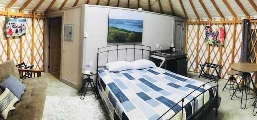 בית מלון כפרי Plum Point Lodge