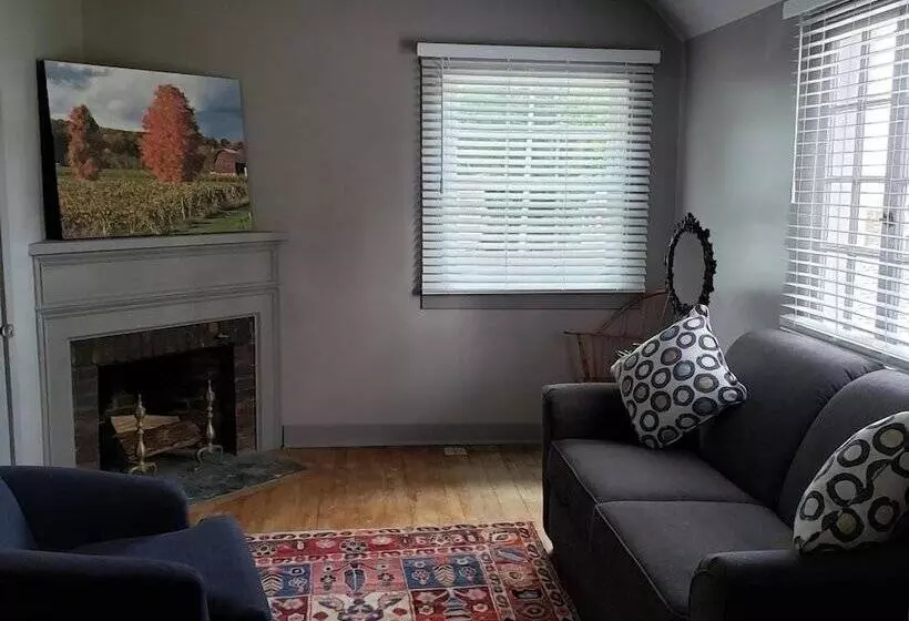 Hotelli Plum Point Lodge