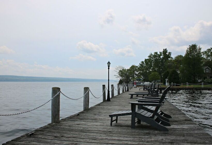 בית מלון כפרי Plum Point Lodge