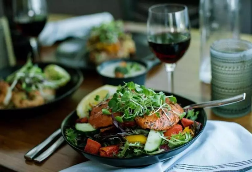 Hotelli Plum Point Lodge