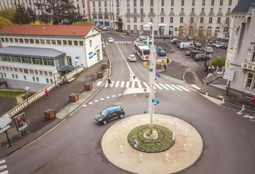 ホテル Restaurant Le César