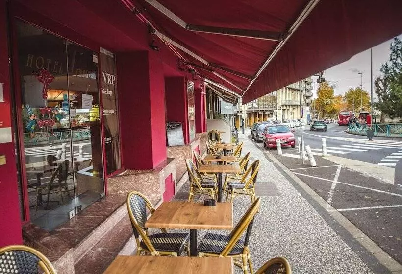 ホテル Restaurant Le César