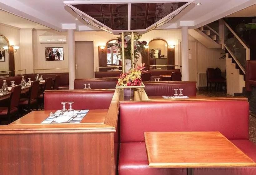 ホテル Restaurant Le César