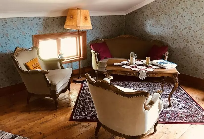 田舎風ホテル Lövbergs B&b