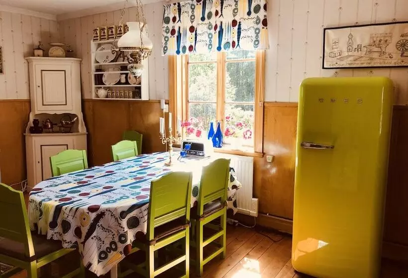 田舎風ホテル Lövbergs B&b