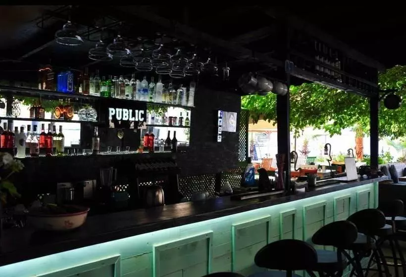 ホテル Selimiye Public