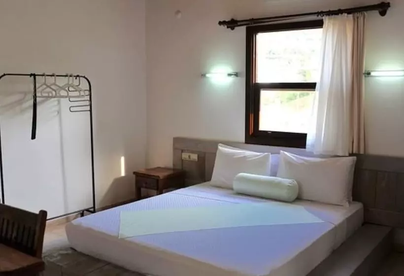 ホテル Selimiye Public