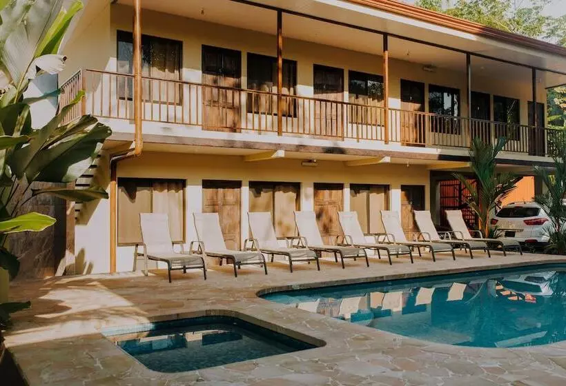 Hotelli Tropical Beach