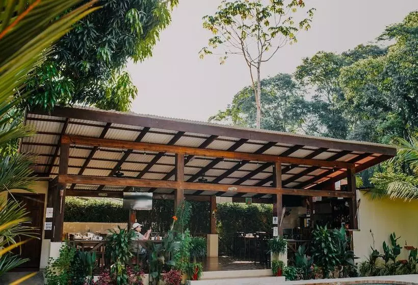 Hotelli Tropical Beach