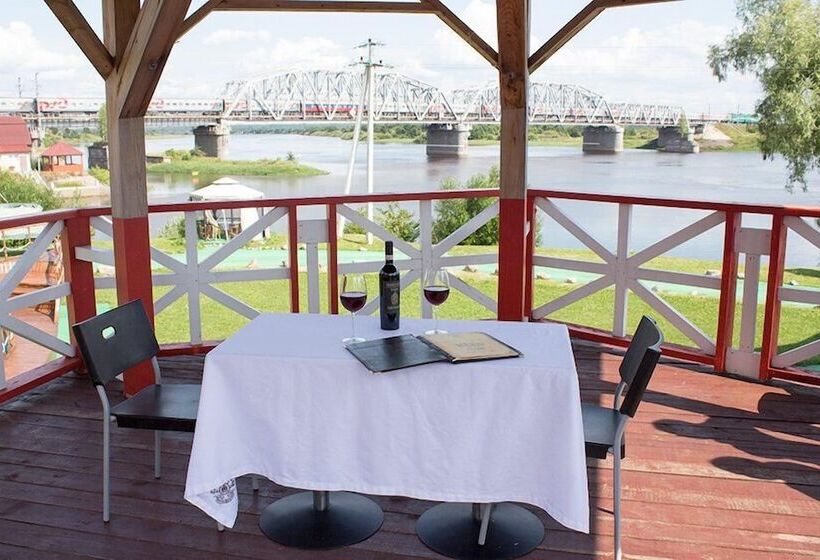 Отель Volkhov Most