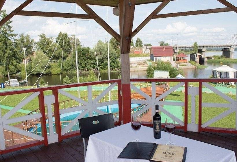 Отель Volkhov Most