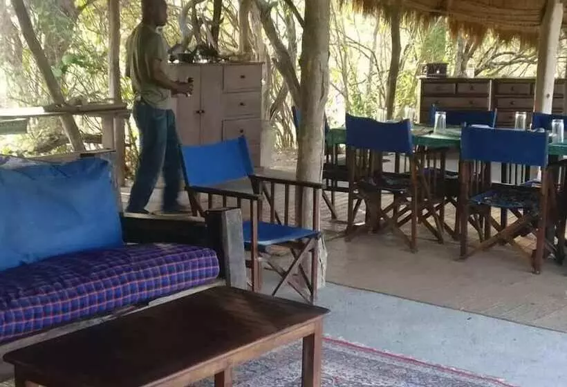 ホテル Wami River Bush Retreat   Kisampa