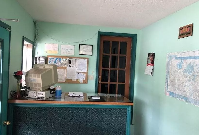 Motelli Red Maple Inn