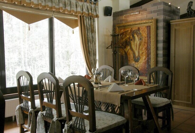 פנסיון Park Hotel Butenko Stable