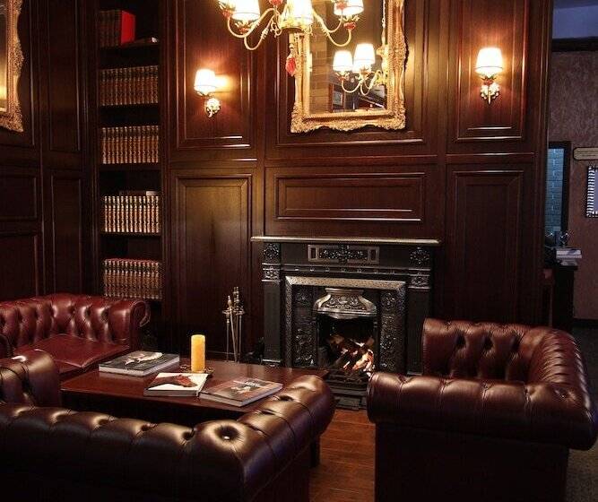 פנסיון Park Hotel Butenko Stable