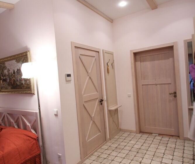 פנסיון Park Hotel Butenko Stable