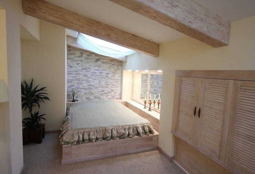 פנסיון Park Hotel Butenko Stable