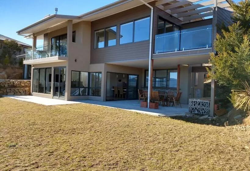ペンション Willow Bay Lodge