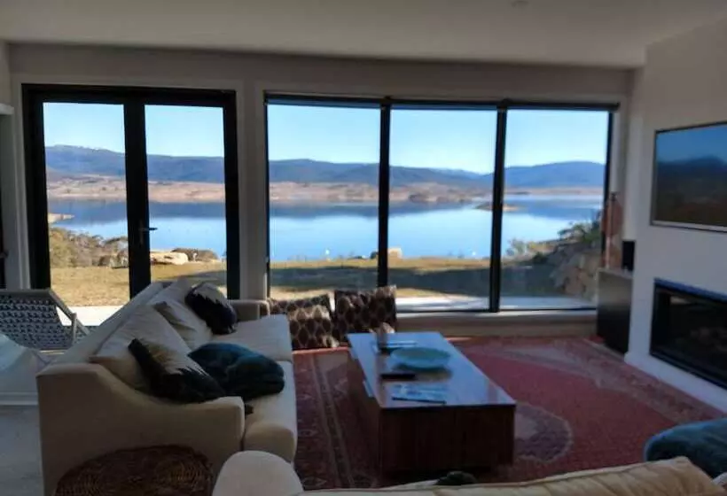 ペンション Willow Bay Lodge