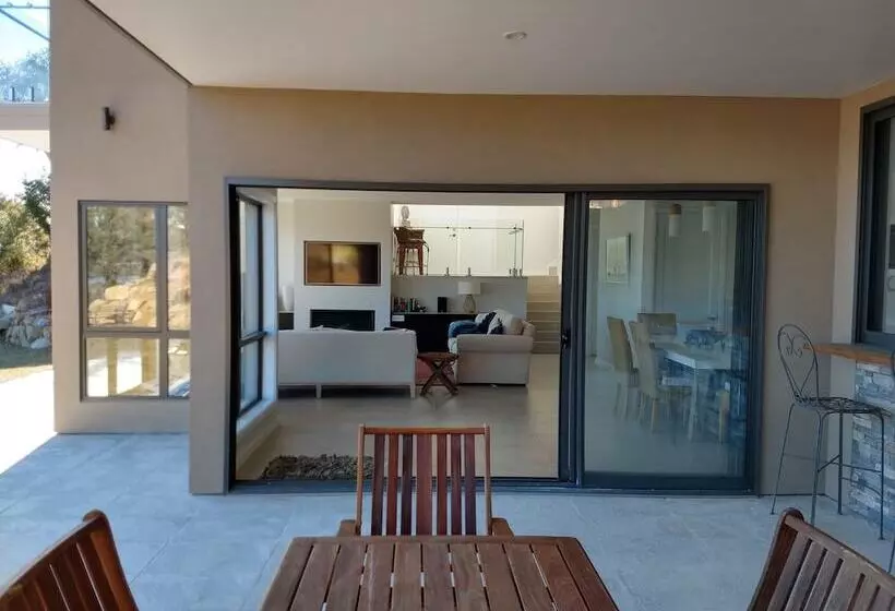 ペンション Willow Bay Lodge