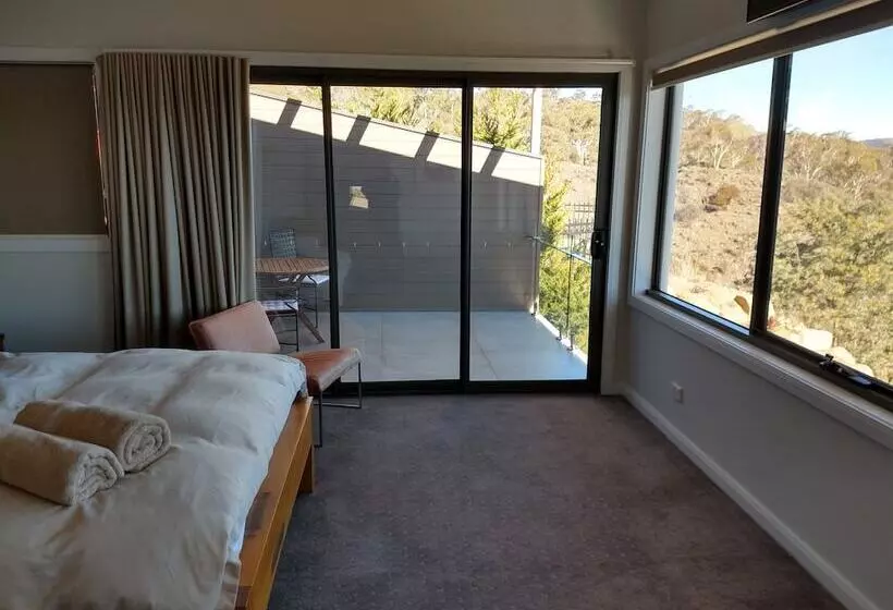 ペンション Willow Bay Lodge