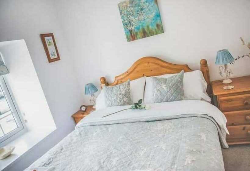 Tyddyn Gyrfa Cottage