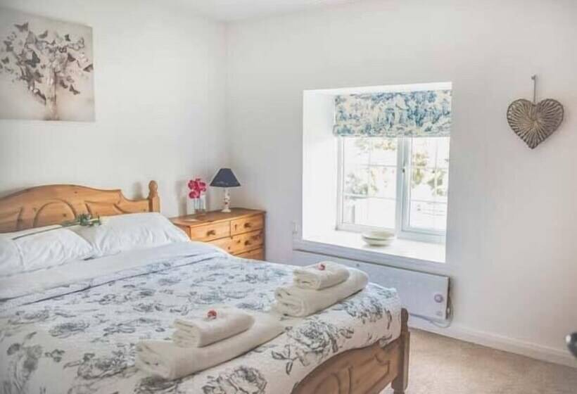 Tyddyn Gyrfa Cottage