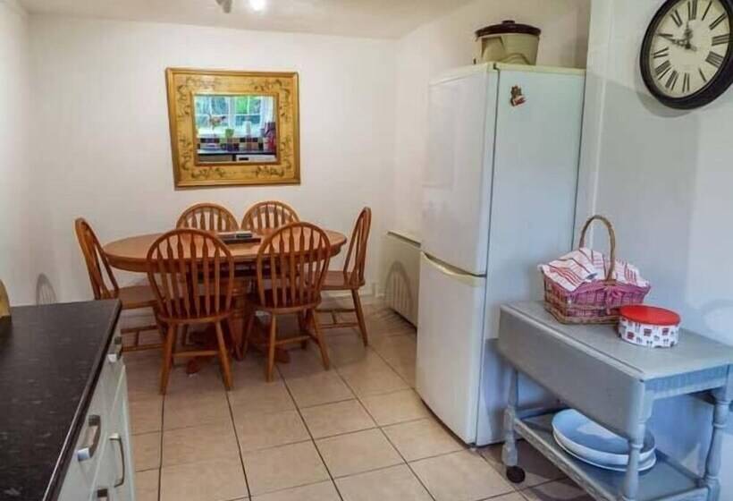 Tyddyn Gyrfa Cottage